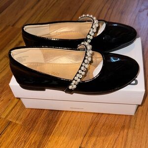 Dream Pairs Black Patent Leather Shoes with Pearl Strap